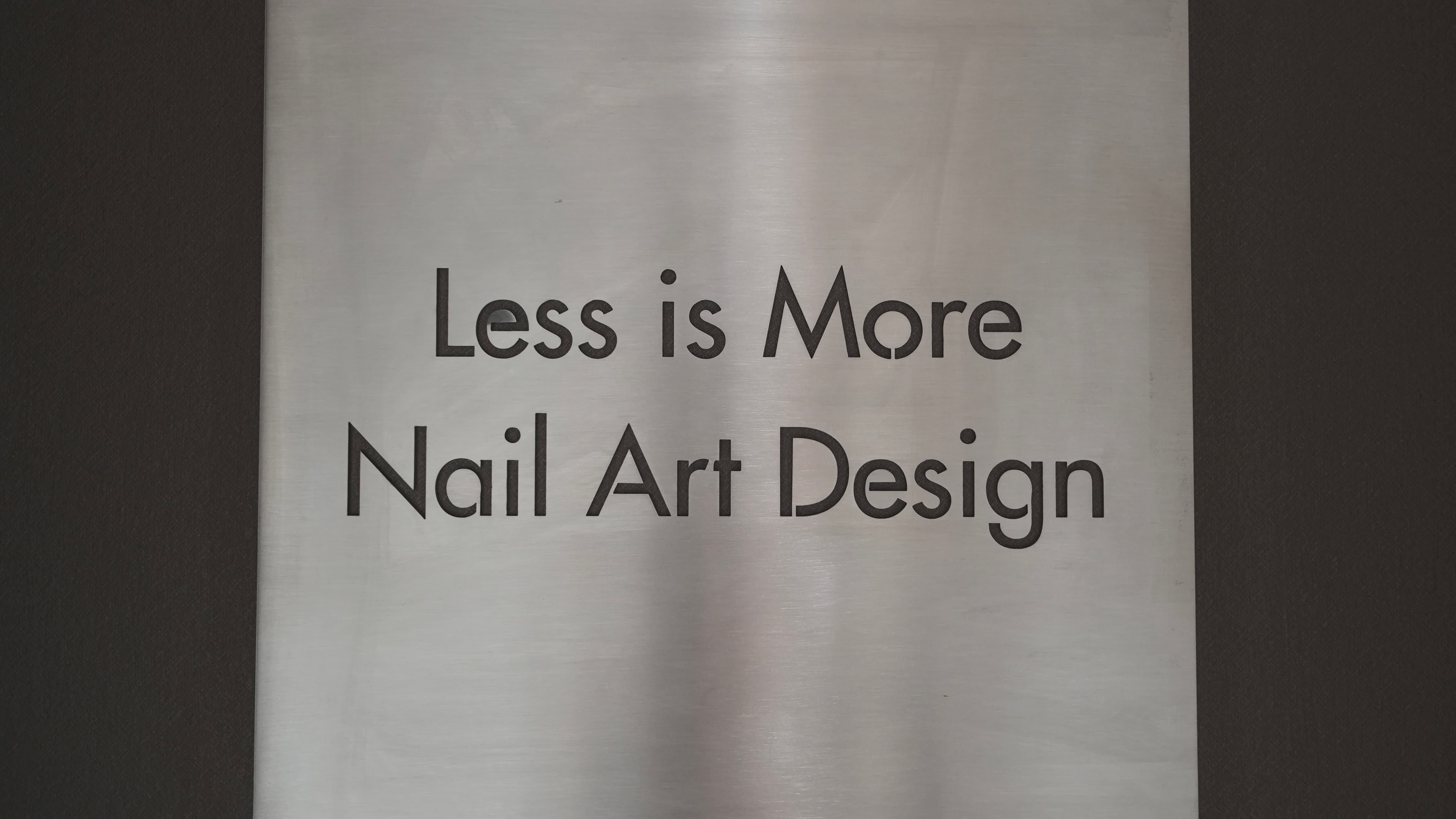 LessIsMore.nail_01
